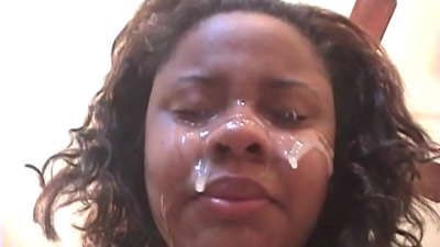 Black Brazilian famke krijt in cum op har gesicht nei anale seks mei in grutte lul