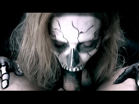 ❤️ Demon famke sûgje hoanne mei har swarte mûle en slikken cum. ️❌ Pornofideo op fy.pornsos-com.ru ❌❤